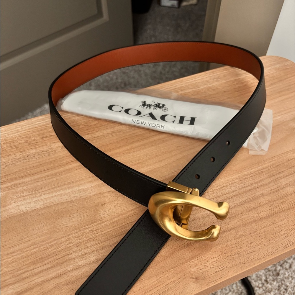 Coach Reversible Black/Brown Gold C Hardware - Picture 7 of 13